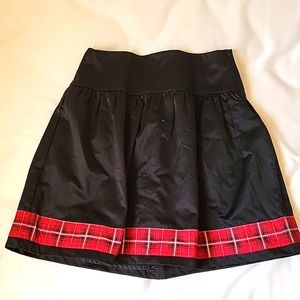 GYMBOREE Satin Red Plaid Black Skirt Kids Size 10